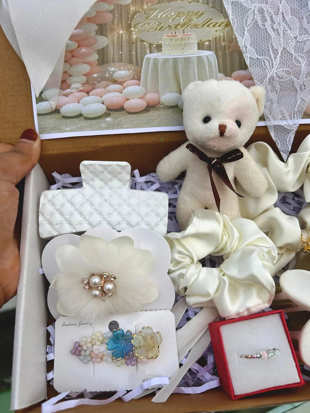 Snow White Love Hamper🤍🧸