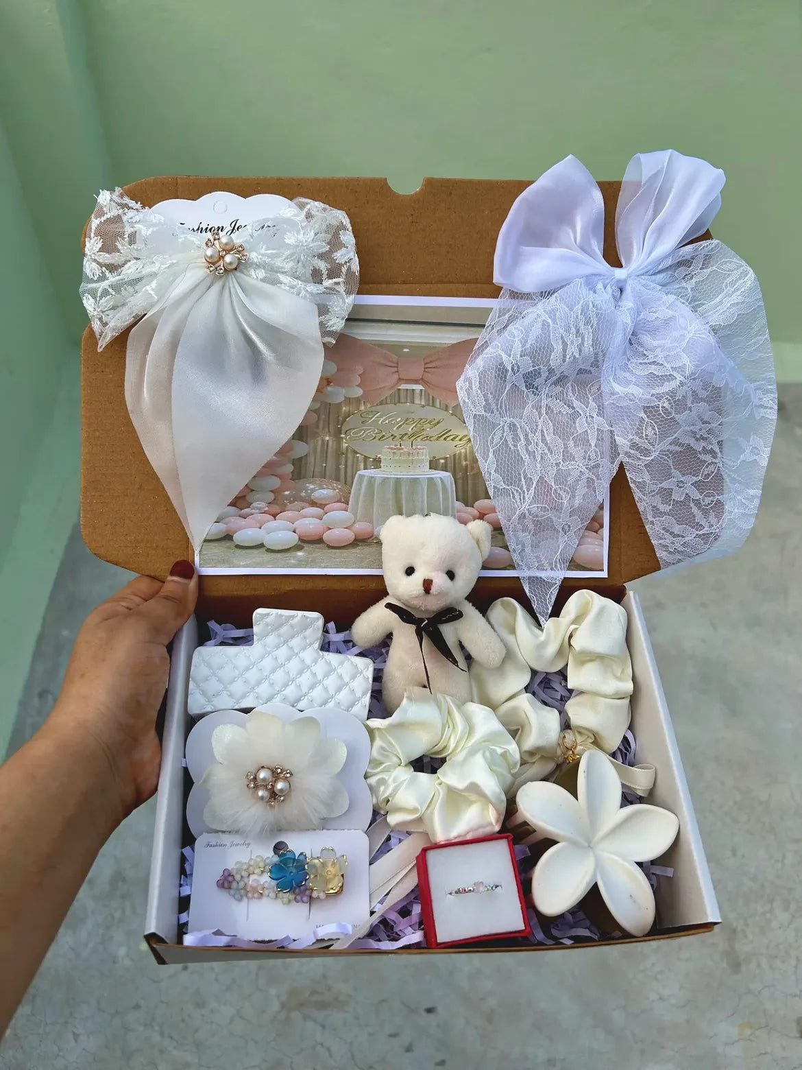 Snow White Love Hamper🤍🧸